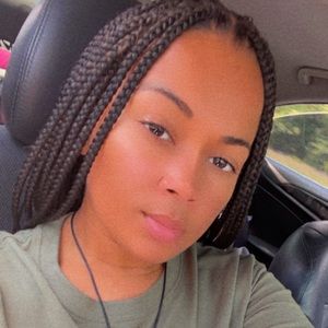 Meet your Posher, Alexis